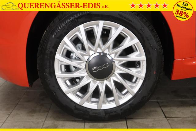 Fiat 500 DOLCEVITA 1,0 Hybrid, Tech-Paket - Radio mit 7"-Bildschirm Navigationssystem, Multifunktionslenkrad, Lichtsensor- und Regensensor, Klimaautomatik, 15"-Leichtmetallfelgen, Getönte Seitenscheiben hinten, Parksensoren hinten uvm. 