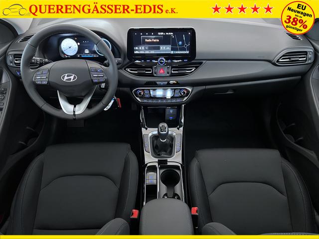 Hyundai i30 GO Meta Blue Pearl