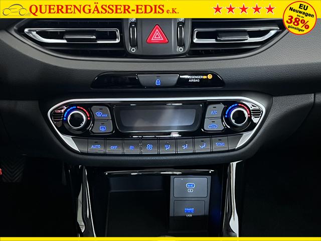 Hyundai i30 GO Meta Blue Pearl
