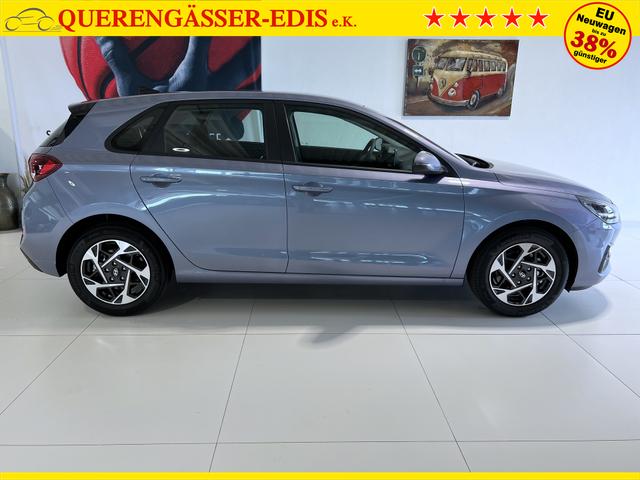 Hyundai i30 GO Meta Blue Pearl