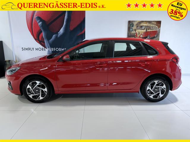 Hyundai i30 Go Engine Red