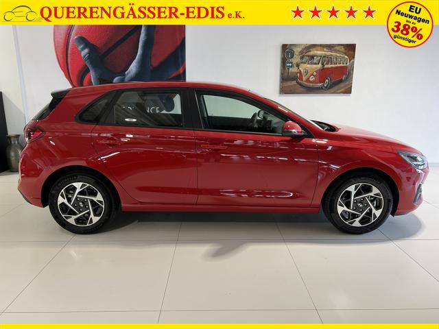 Hyundai i30 Go Engine Red