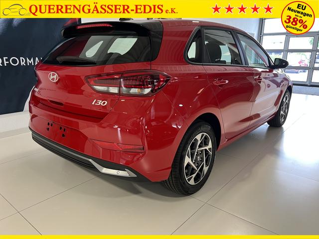 Hyundai i30 Go Engine Red
