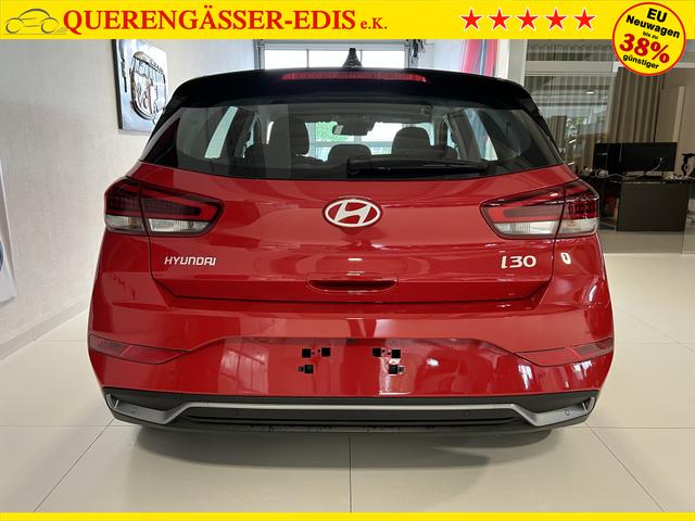Hyundai i30 Go Engine Red