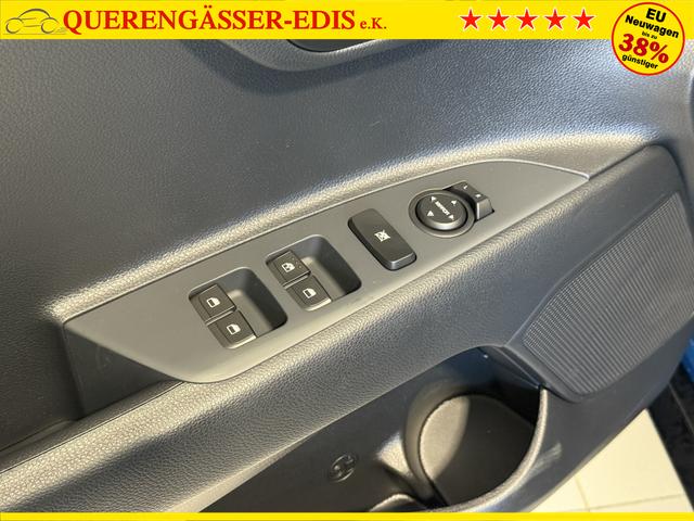 Kia Stonic Blau