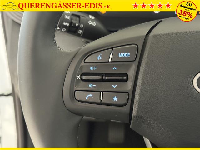 Hyundai i10 Go Atlas White