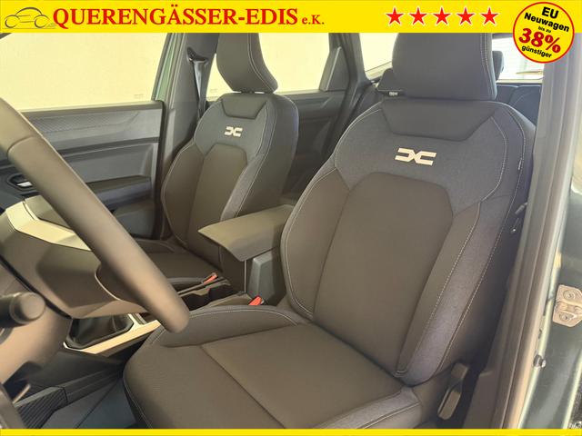 Dacia Bigster Zeder Gruen