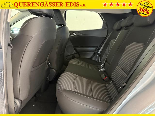 Kia XCEED Lunar Silver
