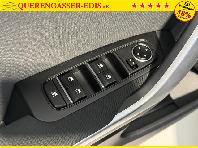 Kia XCEED Lunar Silver