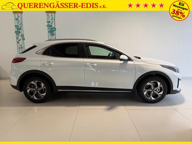 KIA XCEED Deluxe White