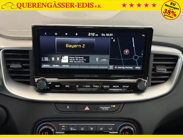 KIA XCEED Deluxe White