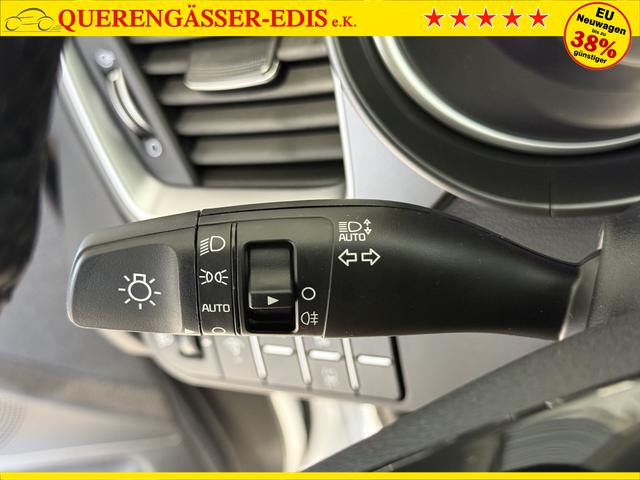 KIA XCEED Deluxe White