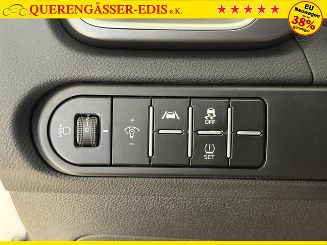 KIA XCEED Deluxe White