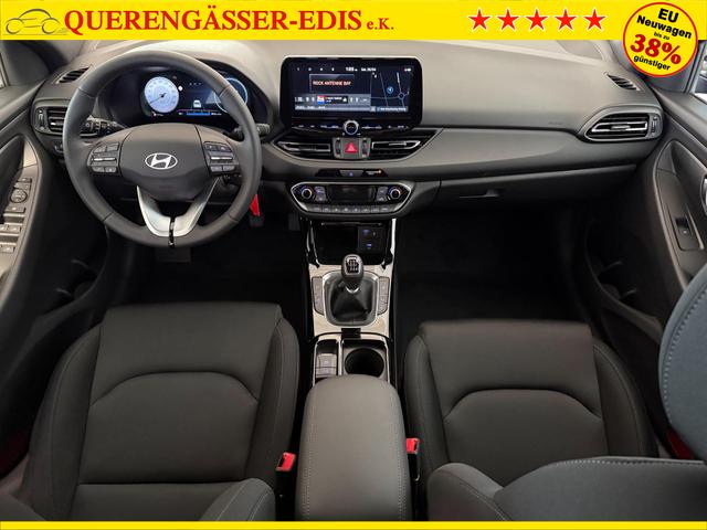 Hyundai i30, Beispielbilder, ggf. teilweise mit Sonderausstattung