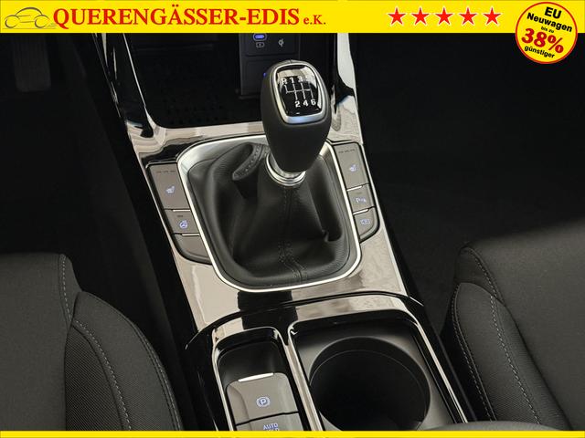 Hyundai i30, Beispielbilder, ggf. teilweise mit Sonderausstattung