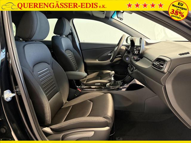 Hyundai i30, Beispielbilder, ggf. teilweise mit Sonderausstattung