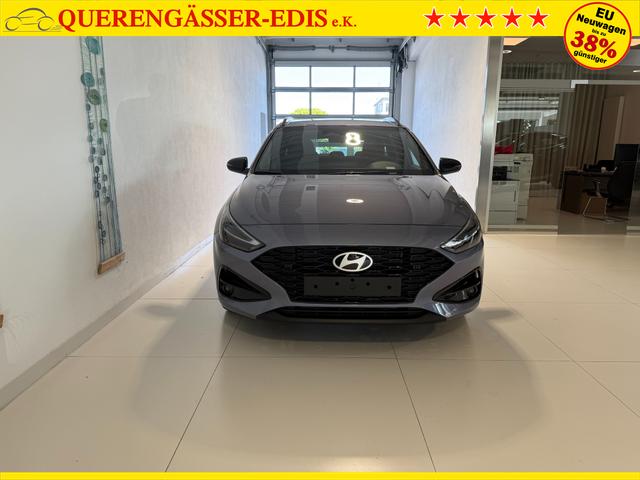 Hyundai i30, Beispielbilder, ggf. teilweise mit Sonderausstattung