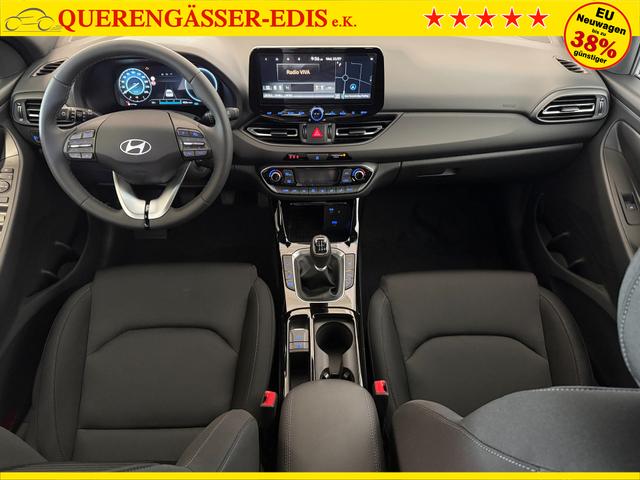 Hyundai i30, Beispielbilder, ggf. teilweise mit Sonderausstattung