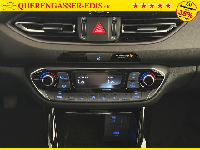 Hyundai i30, Beispielbilder, ggf. teilweise mit Sonderausstattung