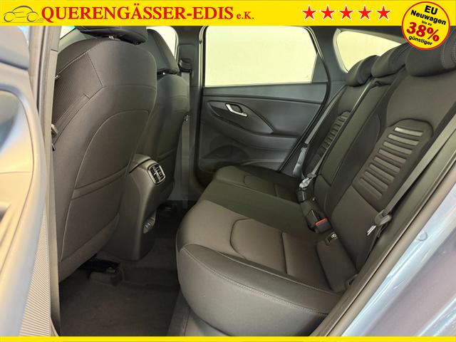Hyundai i30, Beispielbilder, ggf. teilweise mit Sonderausstattung