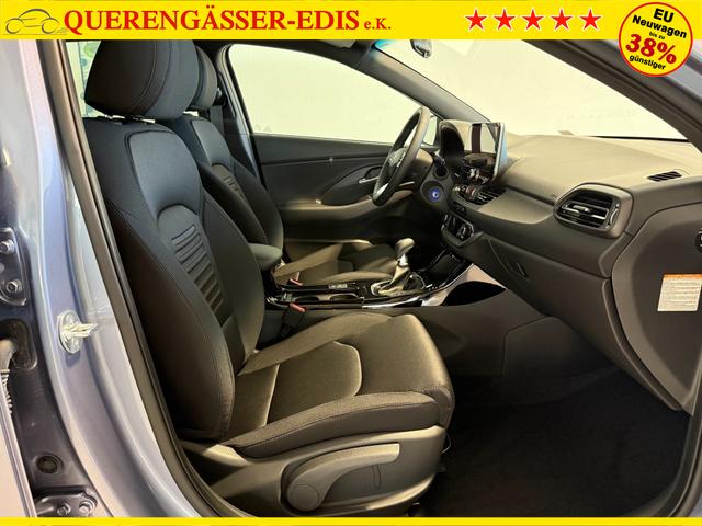 Hyundai i30, Beispielbilder, ggf. teilweise mit Sonderausstattung
