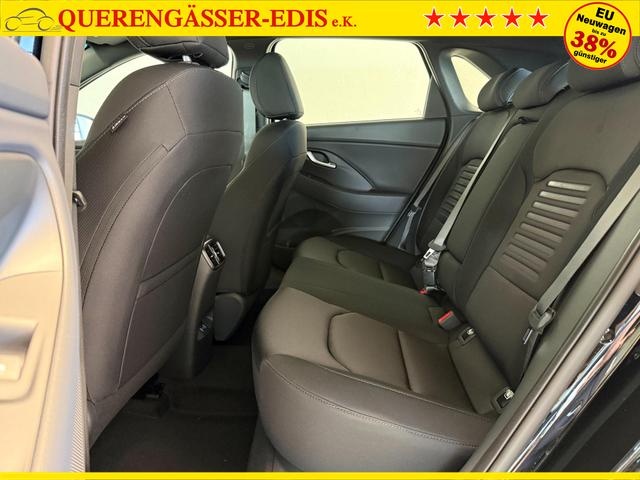 Hyundai i30, Beispielbilder, ggf. teilweise mit Sonderausstattung
