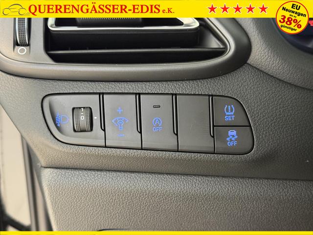 Hyundai i30, Beispielbilder, ggf. teilweise mit Sonderausstattung