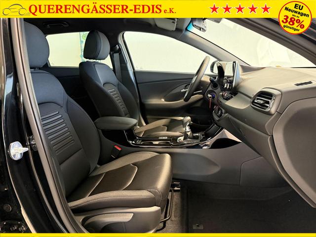 Hyundai i30, Beispielbilder, ggf. teilweise mit Sonderausstattung