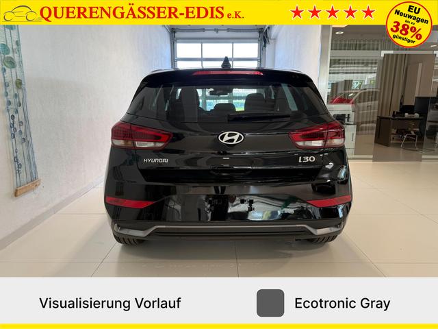 Hyundai i30, Beispielbilder, ggf. teilweise mit Sonderausstattung