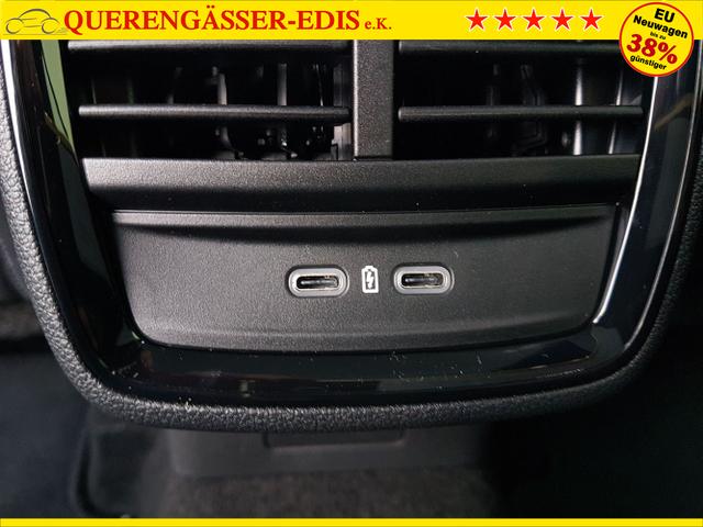 Skoda / Kamiq / Rot / Monte Carlo / / , Beispielbilder, ggf. teilweise mit Sonderausstattung