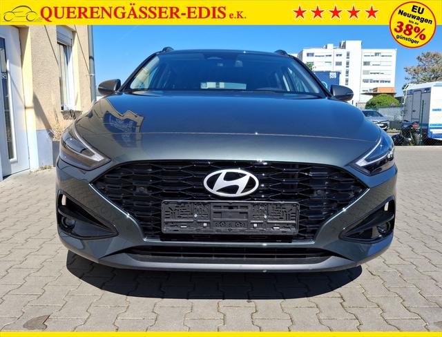 Hyundai / i30 / Grün / Family / / , Beispielbilder, ggf. teilweise mit Sonderausstattung