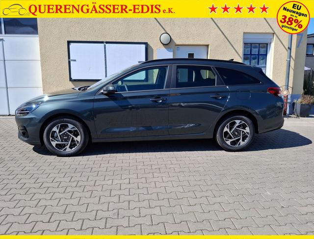 Hyundai / i30 / Grün / Family / / , Beispielbilder, ggf. teilweise mit Sonderausstattung