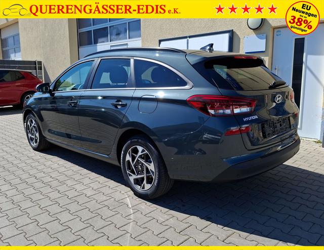 Hyundai / i30 / Grün / Family / / , Beispielbilder, ggf. teilweise mit Sonderausstattung