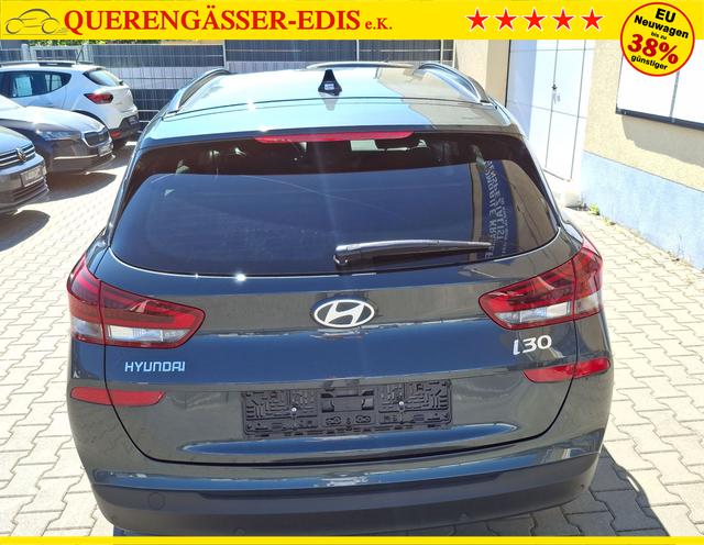Hyundai / i30 / Grün / Family / / , Beispielbilder, ggf. teilweise mit Sonderausstattung