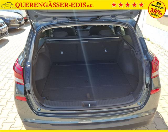 Hyundai / i30 / Grün / Family / / , Beispielbilder, ggf. teilweise mit Sonderausstattung