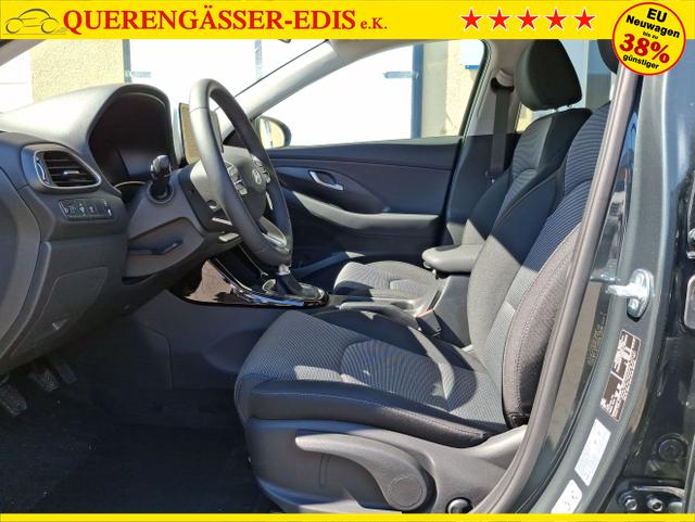 Hyundai / i30 / Grün / Family / / , Beispielbilder, ggf. teilweise mit Sonderausstattung