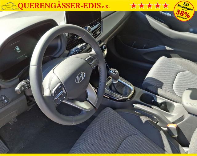 Hyundai / i30 / Grün / Family / / , Beispielbilder, ggf. teilweise mit Sonderausstattung