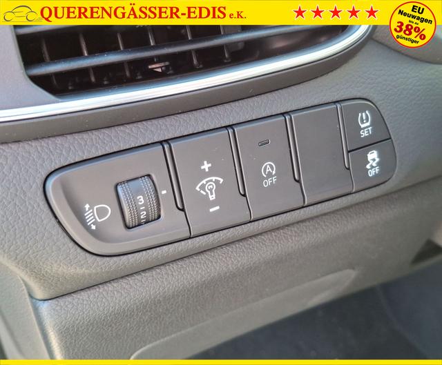Hyundai / i30 / Grün / Family / / , Beispielbilder, ggf. teilweise mit Sonderausstattung