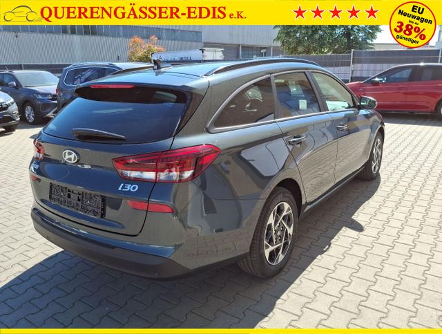 Hyundai / i30 / Grün / Family / / , Beispielbilder, ggf. teilweise mit Sonderausstattung