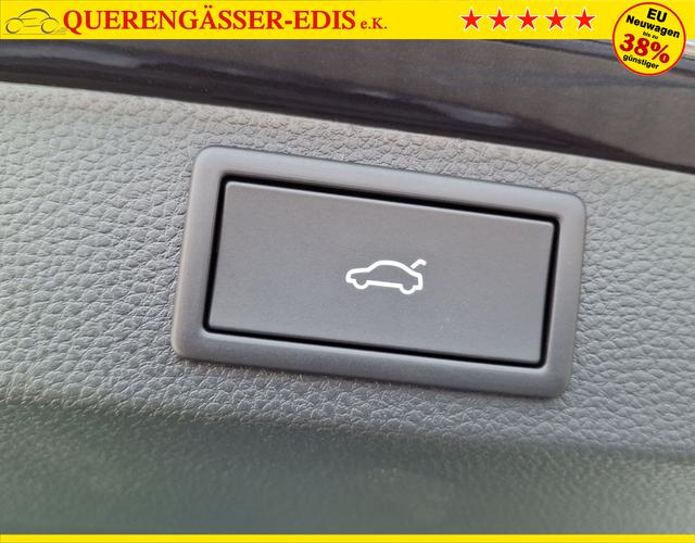 Skoda / Karoq / Schwarz / 130 Jahre + AHK / / , Beispielbilder, ggf. teilweise mit Sonderausstattung