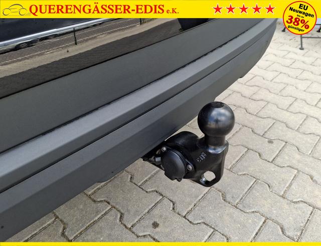 Skoda / Karoq / Schwarz / 130 Jahre + AHK / / , Beispielbilder, ggf. teilweise mit Sonderausstattung