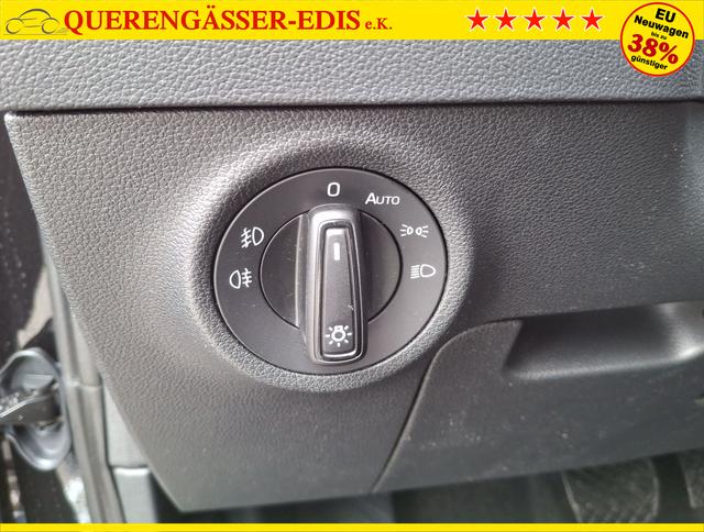 Skoda / Karoq / Schwarz / 130 Jahre + AHK / / , Beispielbilder, ggf. teilweise mit Sonderausstattung