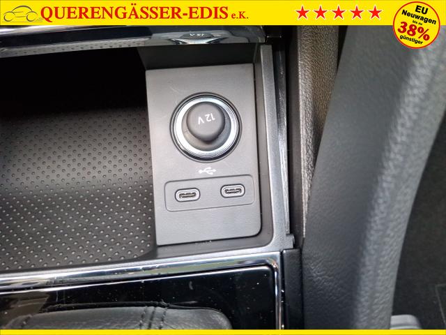 Skoda / Karoq / Schwarz / 130 Jahre + AHK / / , Beispielbilder, ggf. teilweise mit Sonderausstattung