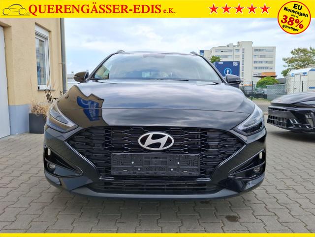 Hyundai / i30 / Schwarz / Family / / , Beispielbilder, ggf. teilweise mit Sonderausstattung