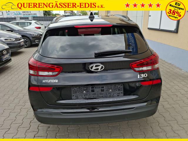 Hyundai / i30 / Schwarz / Family / / , Beispielbilder, ggf. teilweise mit Sonderausstattung