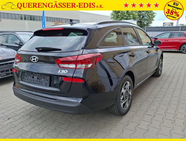 Hyundai / i30 / Schwarz / Family / / , Beispielbilder, ggf. teilweise mit Sonderausstattung
