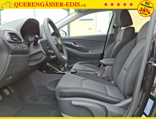 Hyundai / i30 / Schwarz / Family / / , Beispielbilder, ggf. teilweise mit Sonderausstattung