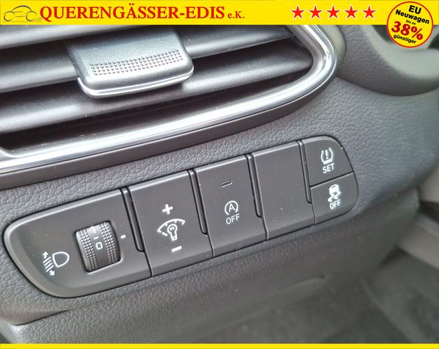 Hyundai / i30 / Schwarz / Family / / , Beispielbilder, ggf. teilweise mit Sonderausstattung