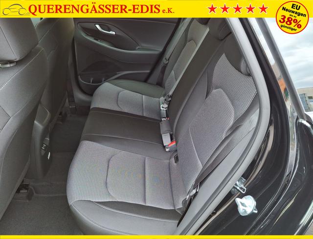 Hyundai / i30 / Schwarz / Family / / , Beispielbilder, ggf. teilweise mit Sonderausstattung