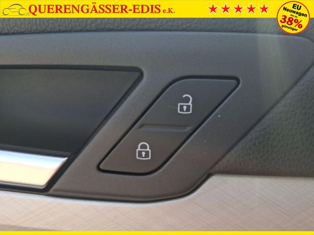 Volkswagen / Golf Variant / Rot / Ltd People AHK / Red Kings / , Beispielbilder, ggf. teilweise mit Sonderausstattung